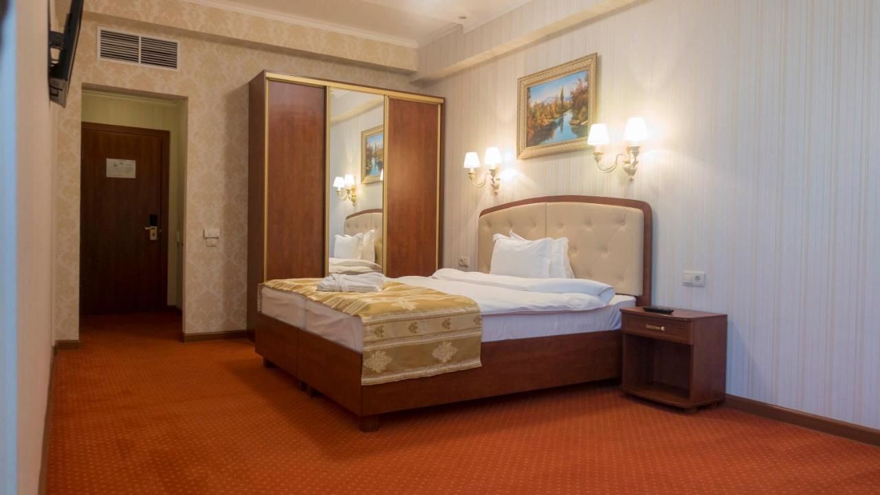 Отель Regency Hotel Кишинёв